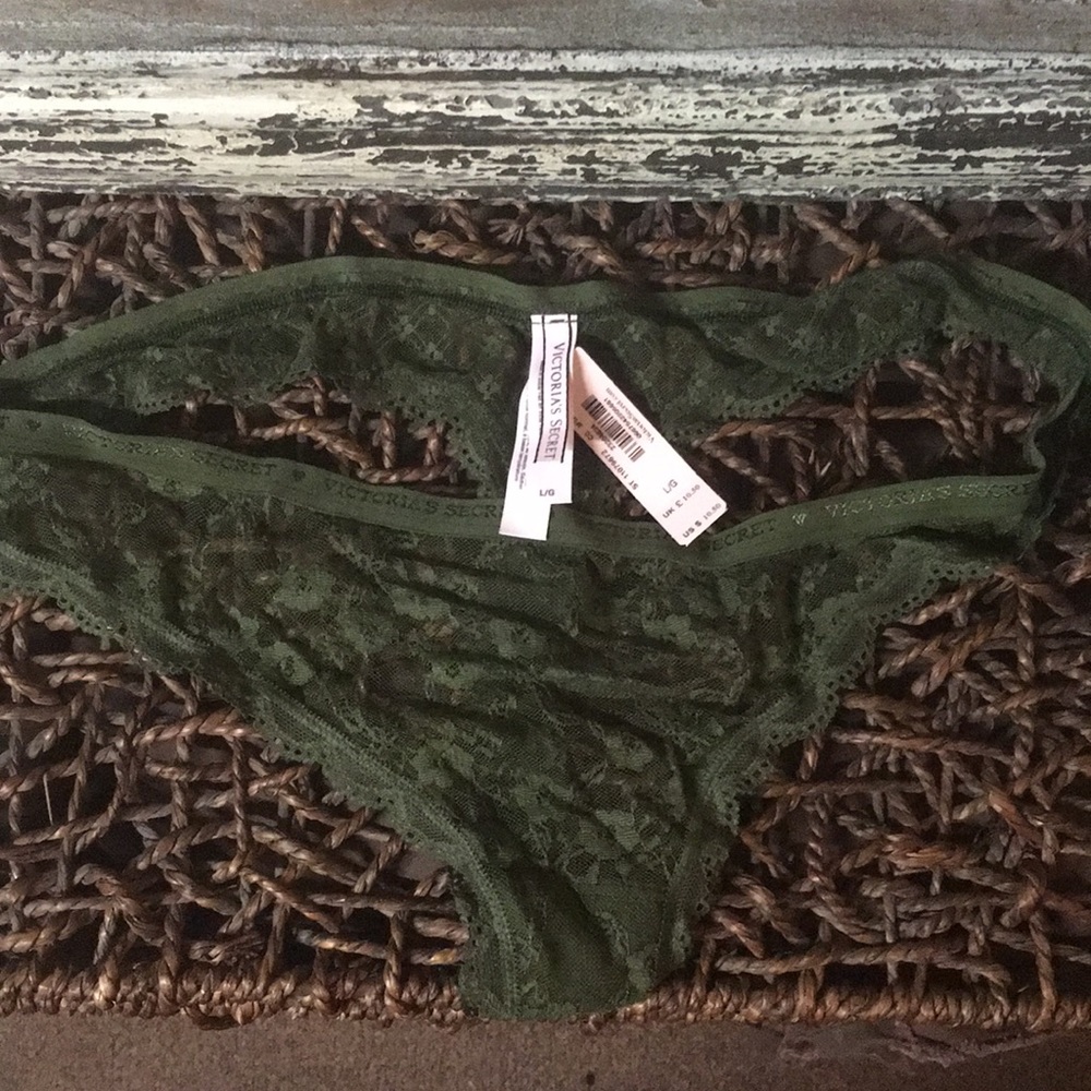 NWT, Victoria’s Secret, Olive Lace Thong, Large
